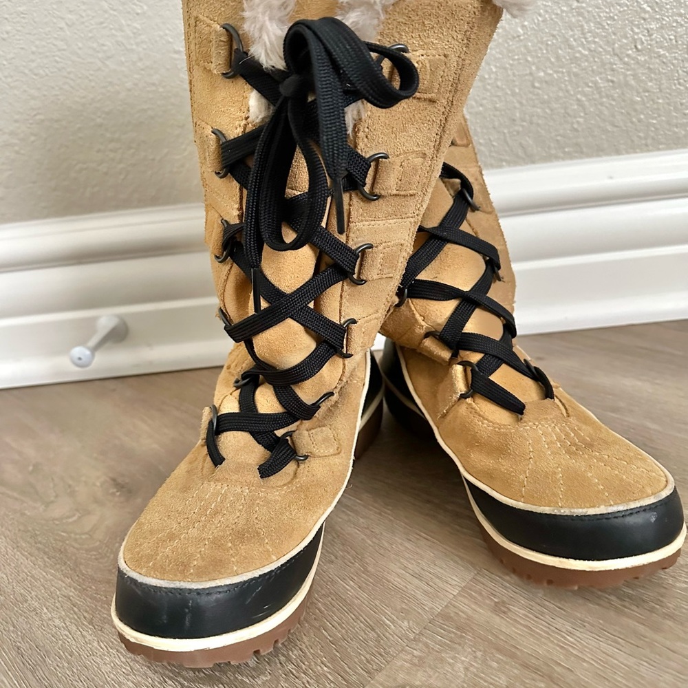SOREL Tivoli tall boots in women’s size 5